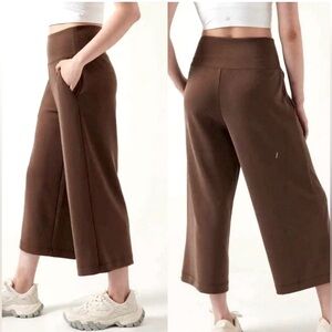 ATHLETA Seasoft Wide Crop Pant, Mahogany Brown
2X
